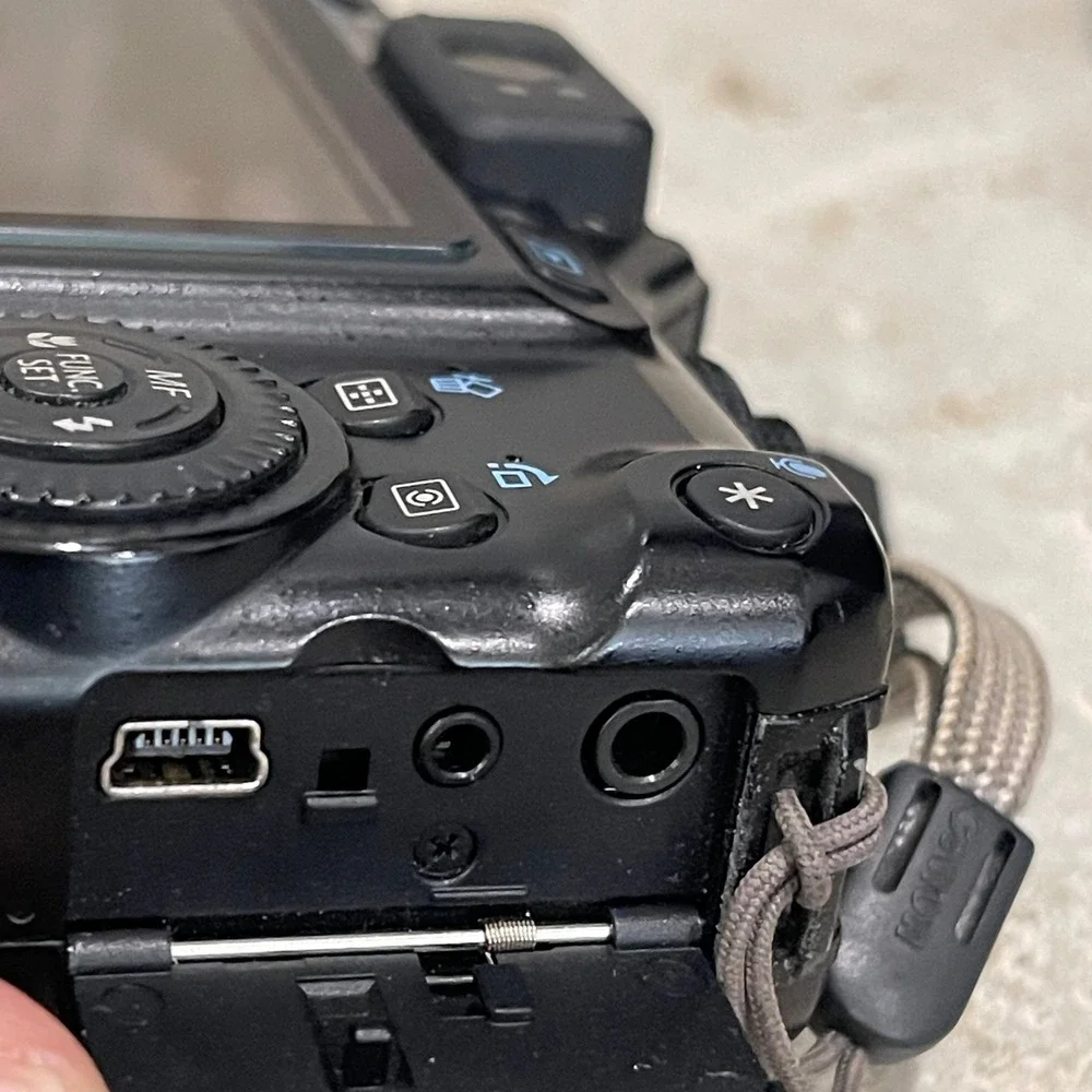 Canon PowerShot G10 Digital Camera Black 14.7 Megapixels 5x Optical Zoom‎